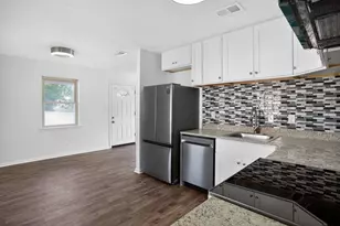 1101 W Jordan St, Pensacola, FL 32501 - Photo 5