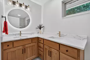 1013 Lake Dr, Niceville, FL 32578 - Photo 23
