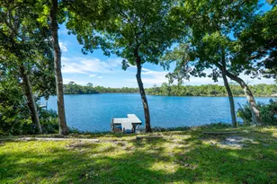 1013 Lake Dr, Niceville, FL 32578 - Photo 1
