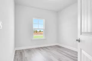 126 Bonne Vue Cir, Freeport, FL 32439 - Photo 9