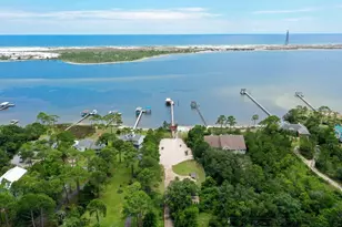 492 Parish Blvd, Mary Esther, FL 32569 - Photo 1