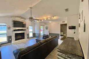 309 Springwood Cir, Crestview, FL 32536 - Photo 11