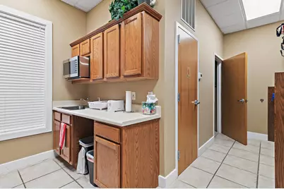 986 Airport Road #A&B, Destin, FL 32541 - Photo 9