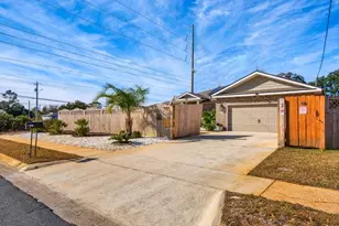 2 W Casa Loma Dr, Mary Esther, FL 32569 - Photo 5