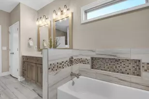 2 W Casa Loma Dr, Mary Esther, FL 32569 - Photo 11