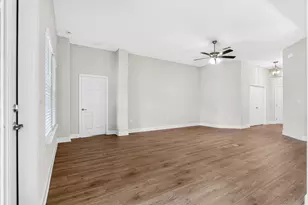 5423 E Brook Dr, Crestview, FL 32539 - Photo 9