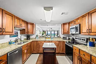 554 NW Coral Ct, Fort Walton Beach, FL 32548 - Photo 5