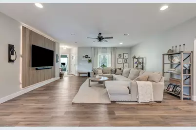 320 N Cedar Avenue, Niceville, FL 32578 - Photo 5