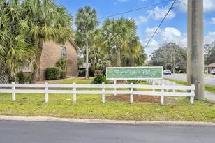 615 Colonial Dr, Fort Walton Beach, FL 32547 - Photo 1