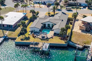 423 Caviar Dr, Fort Walton Beach, FL 32548 - Photo 1