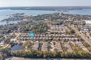 809 Sugar Plum Ln, Shalimar, FL 32579 - Photo 1
