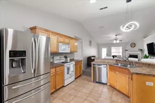 210 Citadel Ln, Crestview, FL 32539 - Photo 11