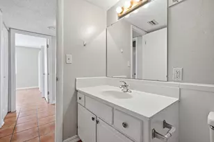 201 E College Blvd, Niceville, FL 32578 - Photo 27