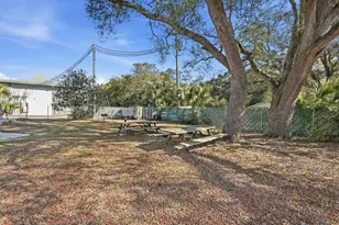 201 E College Blvd, Niceville, FL 32578 - Photo 5