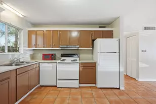 201 E College Blvd, Niceville, FL 32578 - Photo 13