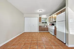 201 E College Blvd, Niceville, FL 32578 - Photo 11