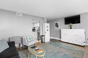 9850 S Thomas Dr, Panama City Beach, FL 32408 - Photo 5