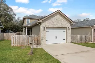 61A 9th Ave, Shalimar, FL 32579 - Photo 1
