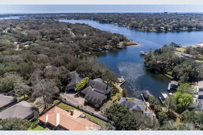 402 Barataria Lane, Fort Walton Beach, FL 32547 - Photo 1