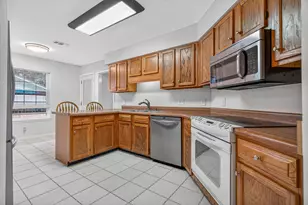 507 Matthew St, Niceville, FL 32578 - Photo 11