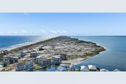 7303 Spinnaker Court, Navarre, FL 32566 - Photo 9