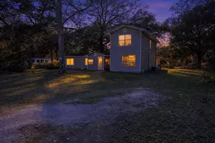 1544 Cedar St, Niceville, FL 32578 - Photo 3