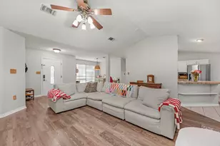 1852 Candlewood Dr, Navarre, FL 32566 - Photo 5