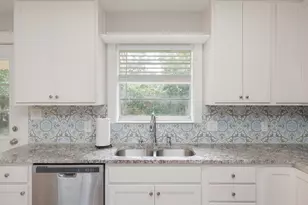 216 NW Chateaugay St, Fort Walton Beach, FL 32548 - Photo 9