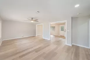 216 NW Chateaugay St, Fort Walton Beach, FL 32548 - Photo 3