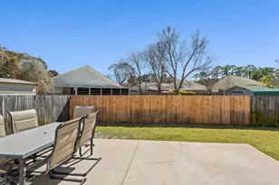 560 Rough Leaf Ln, Mary Esther, FL 32569 - Photo 25
