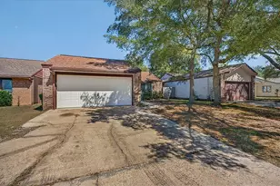 1020 Alderwood Way, Niceville, FL 32578 - Photo 3