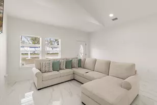 4906 E 2nd St, Panama City, FL 32404 - Photo 9