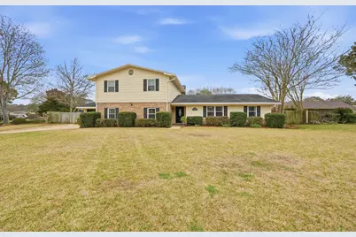 130 Lake Lorraine Circle, Shalimar, FL 32579 - Photo 11