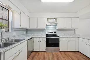 32 7th Ave, Shalimar, FL 32579 - Photo 1