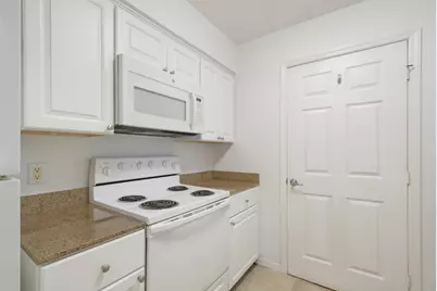 4276 Calinda Lane #APT 112, Niceville, FL 32578 - Photo 11