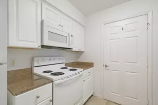 4276 Calinda Ln, Niceville, FL 32578 - Photo 11