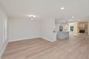 105 Drew Ct, Niceville, FL 32578 - Photo 11