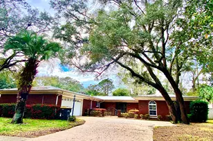 613 NE Cambridge Ave, Fort Walton Beach, FL 32547 - Photo 35
