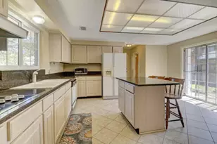 613 NE Cambridge Ave, Fort Walton Beach, FL 32547 - Photo 5