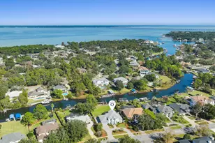 138 W Country Club Dr, Destin, FL 32541 - Photo 3