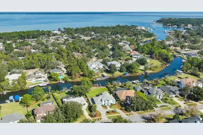 138 W Country Club Drive, Destin, FL 32541 - Photo 3
