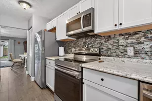 35 10th St, Shalimar, FL 32579 - Photo 9