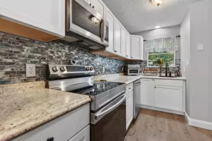 35 10th St, Shalimar, FL 32579 - Photo 11