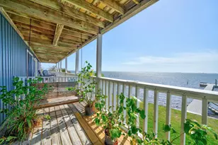 5539 Soundside Dr, Gulf Breeze, FL 32563 - Photo 1