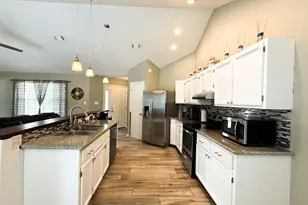 1394 Sound Retreat Dr, Navarre, FL 32566 - Photo 13