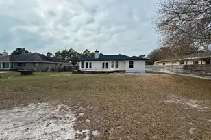 1394 Sound Retreat Dr, Navarre, FL 32566 - Photo 15
