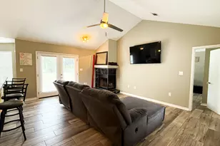 1394 Sound Retreat Dr, Navarre, FL 32566 - Photo 25