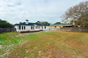 1394 Sound Retreat Dr, Navarre, FL 32566 - Photo 21