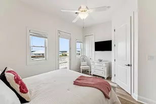 8037 Gulf Blvd, Navarre, FL 32566 - Photo 19