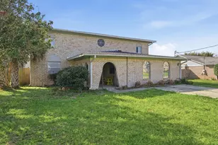 1253 Redwood Ln, Gulf Breeze, FL 32563 - Photo 3